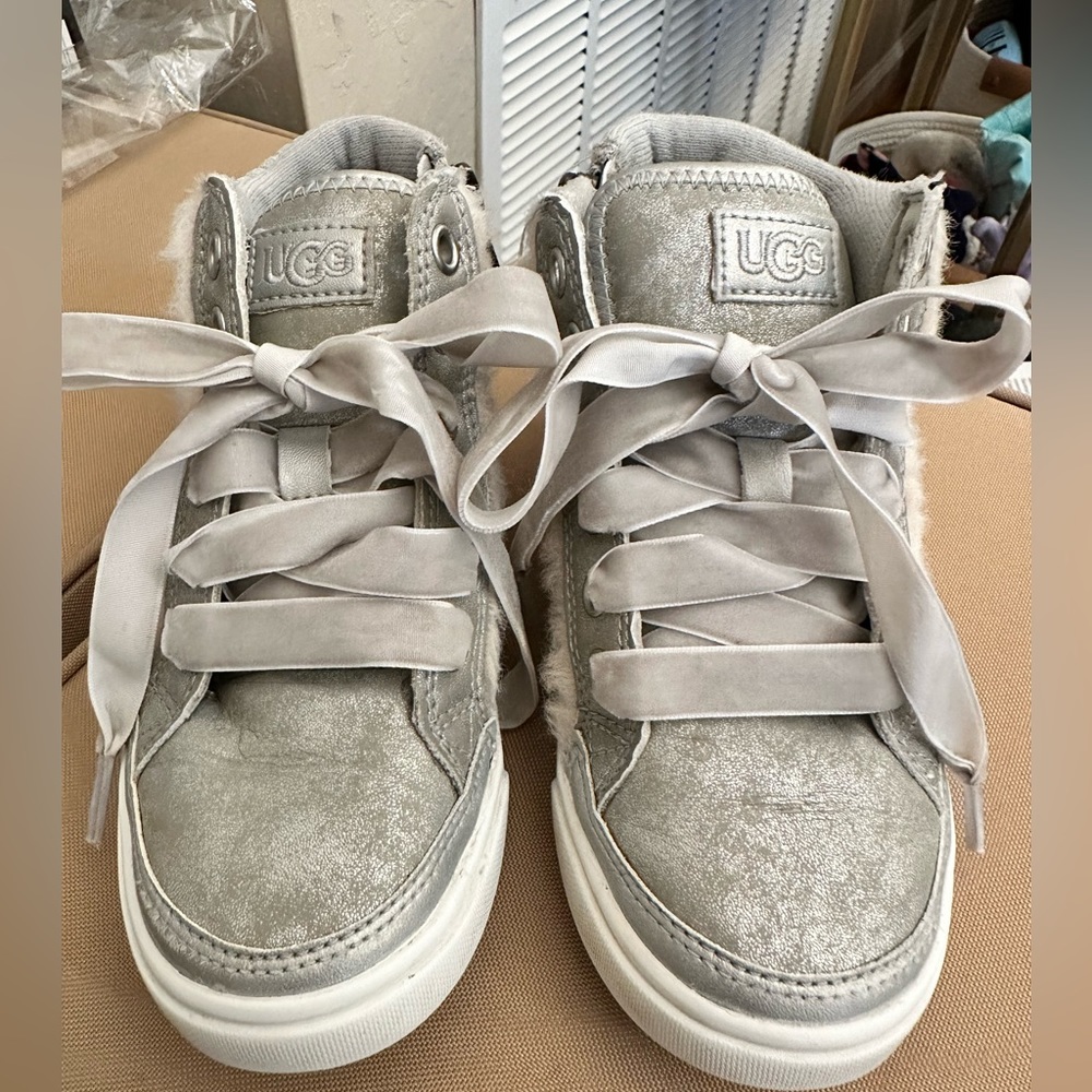 🌸Girls UGG High Top Sneakers